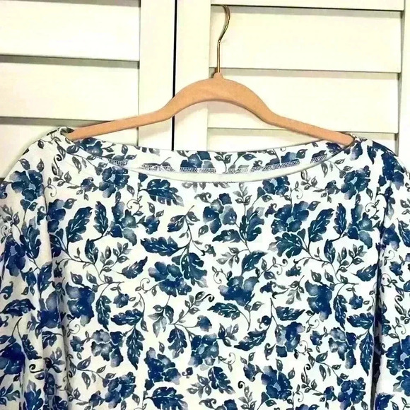 Appleseed’s Cotton Blue & White Floral Elbow Sleeve Top Size 3X - Picture 4 of 8